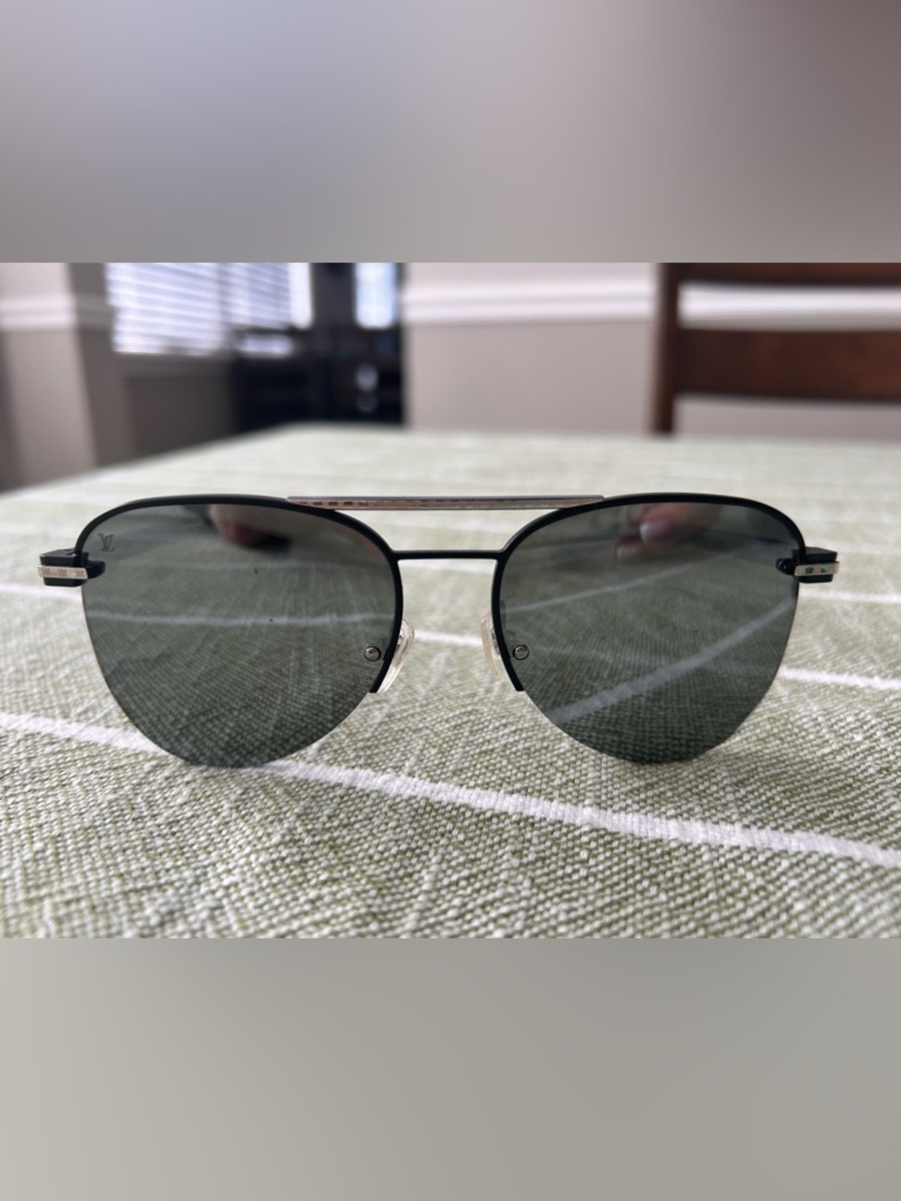 Women’s Louis Vuitton Black Aviator Authentic Sunglasses